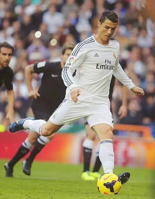 德天空：拜仁周一继续和切尔西谈恩昆库，他们仍在尝试租借